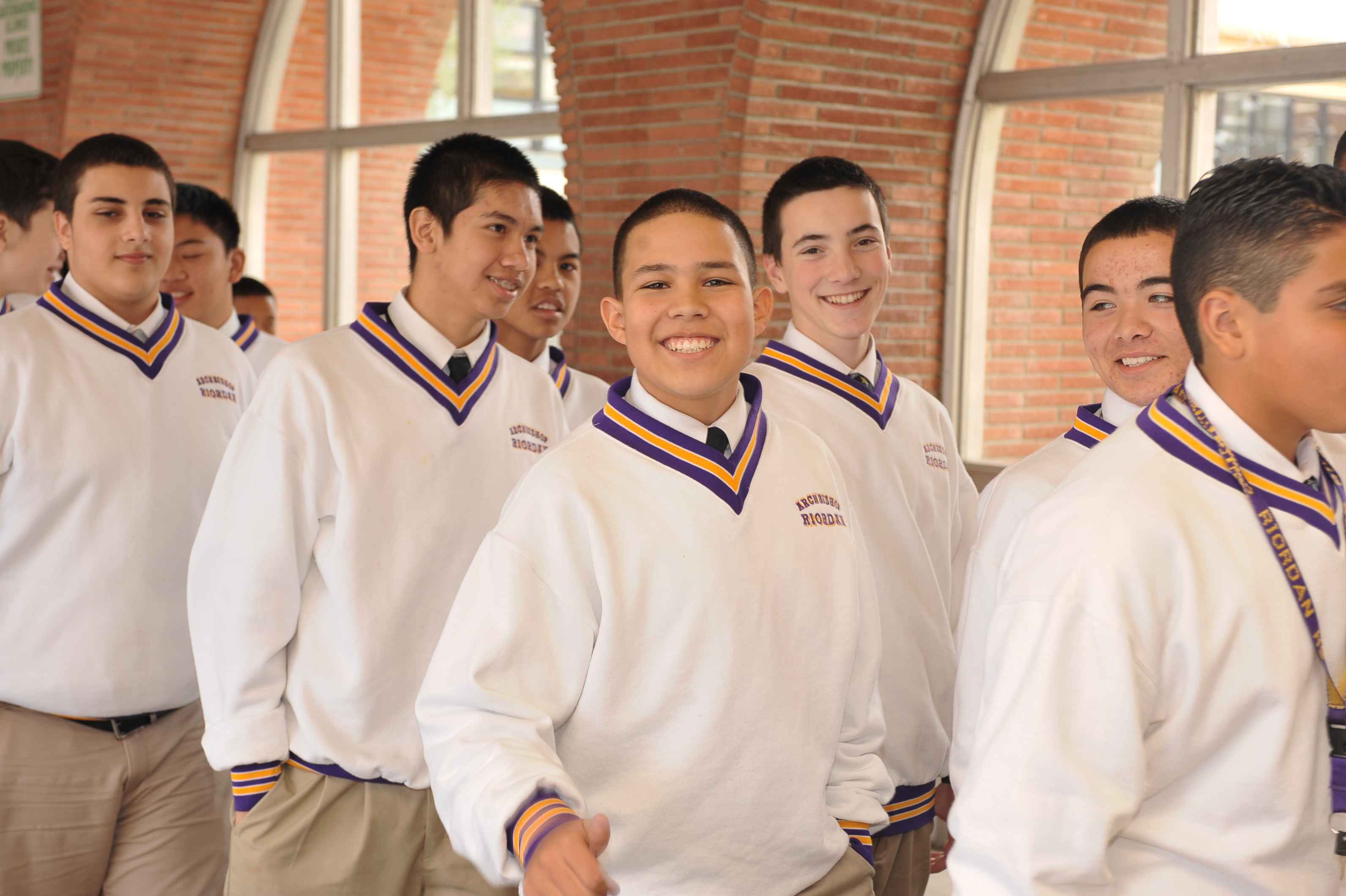 Học Bổng Trường Trung Học Archbishop Riordan High School - California, USA