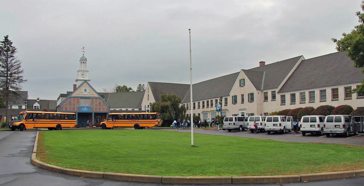 Học Bổng Trường Trung Học Stoneleigh-Burnham School - Massachusetts, USA