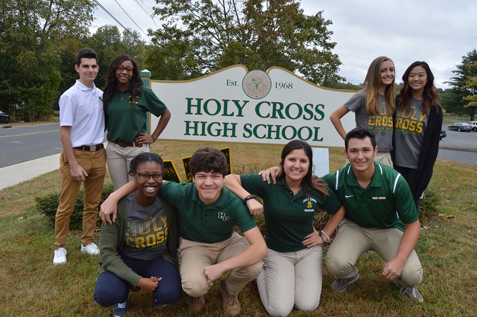 Connecticut - Trường Trung Học Holy Cross High School - USA