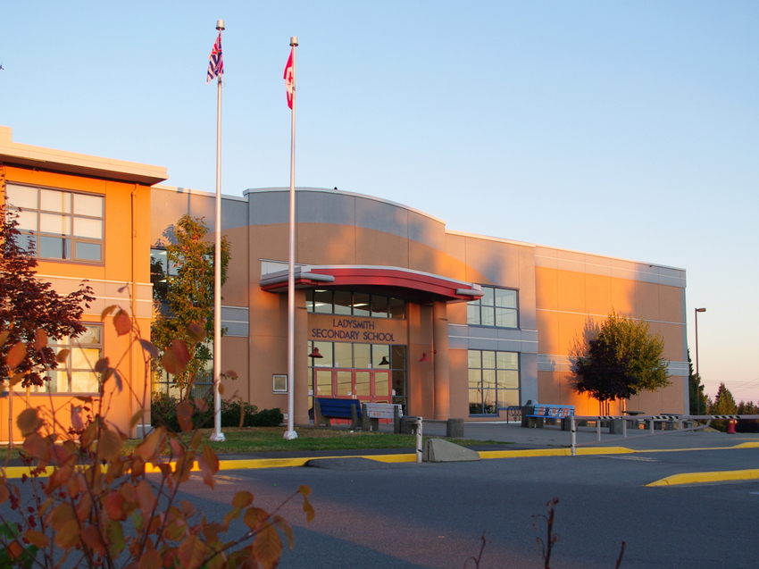 Trường Trung Học Công Lập Lady Smith School District - Wisconsin - USA