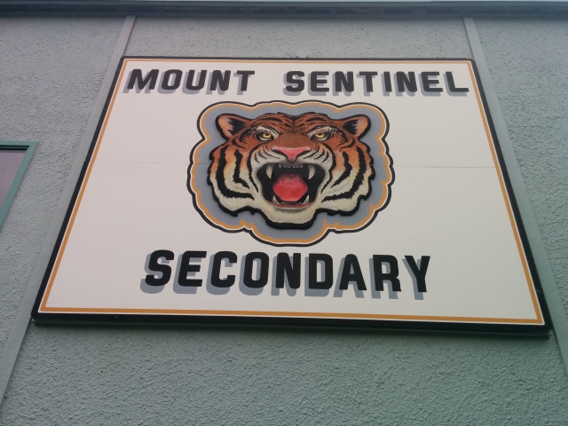 Trường Trung Học Mount Sentinel Secondary School - South Slocan, British Columbia, Canada