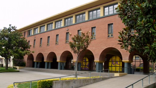 California - Trường Trung Học Archbishop Riordan High School - USA