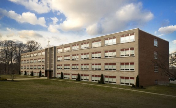 Pennsylvania - Trường Trung Học Ngoại Trú Bishop McDevitt High School - USA