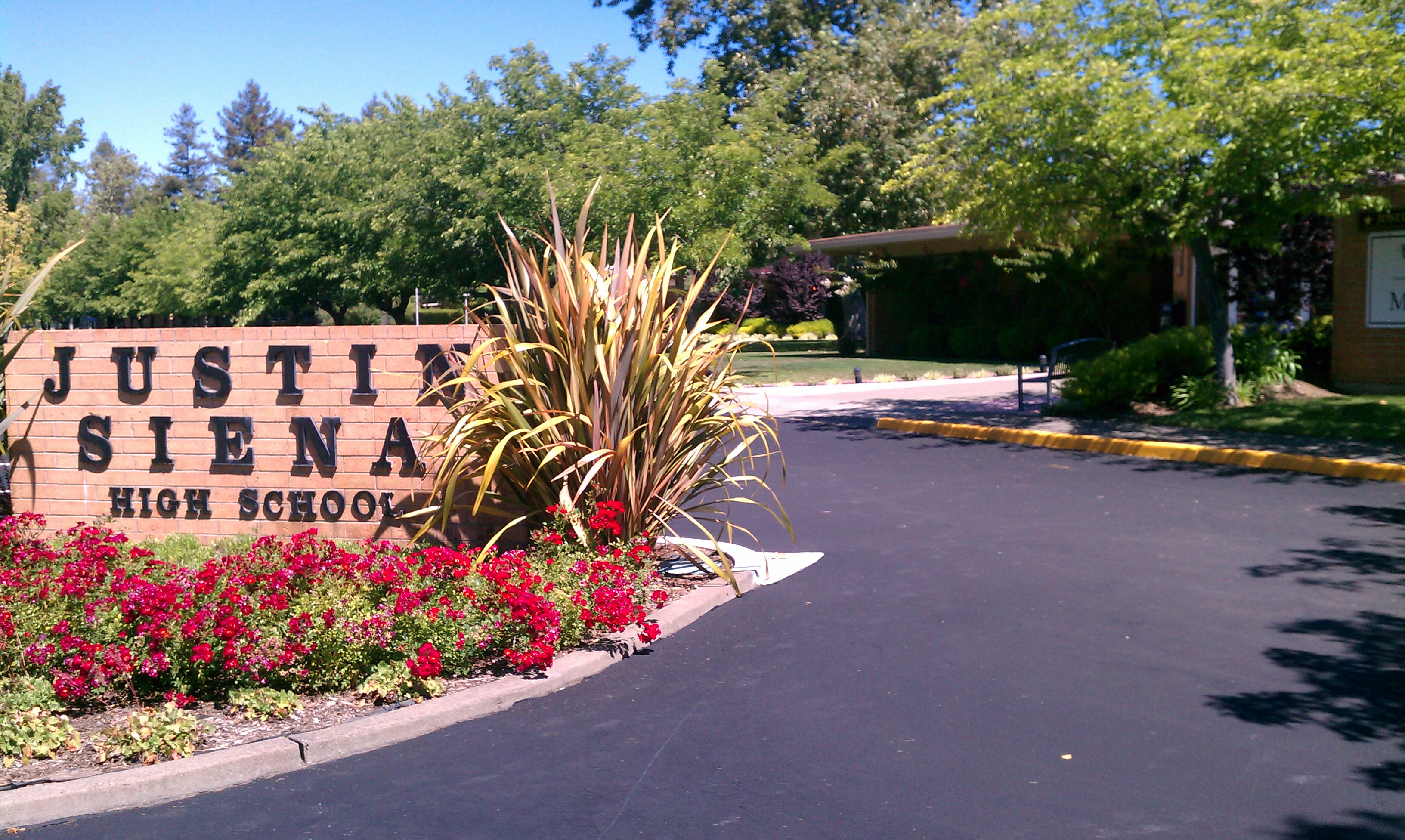 Trường Trung Học Nội Trú Justin Siena Boarding High School - California, USA